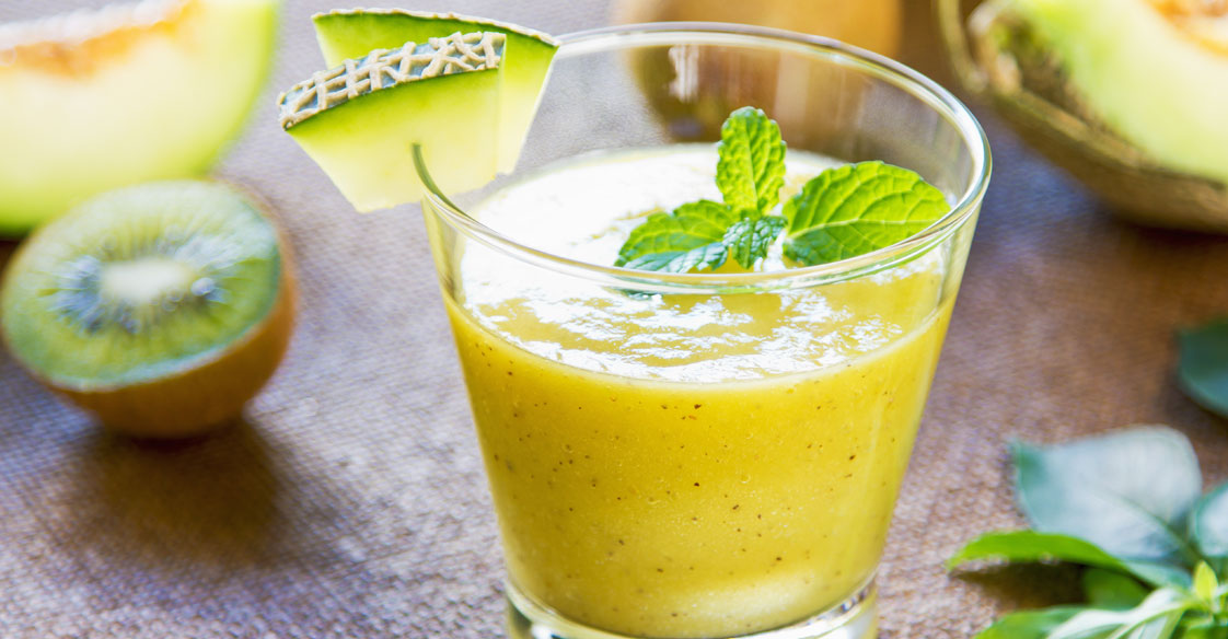 Green Tea Smoothie With Mango And Kiwi