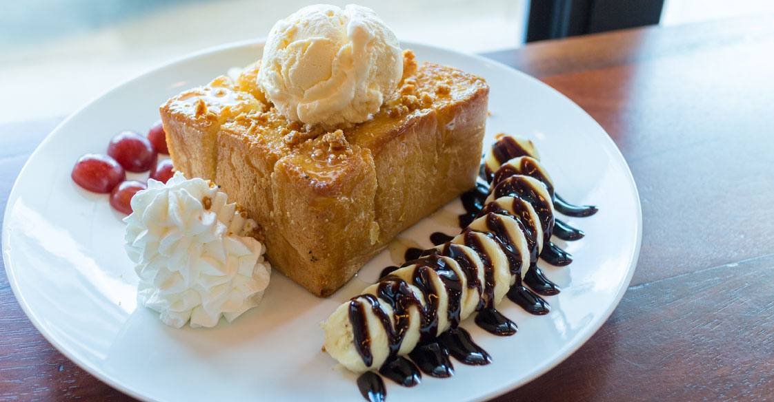 BROWN BREAD AND HONEY ICE CREAM