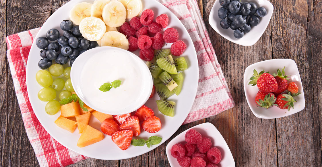 FRESH FRUIT WITH HONEY-YOGURT DIP